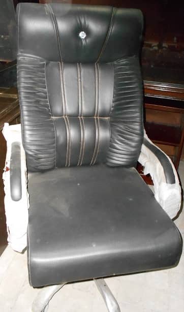 Buy Office Chair at Best Price Online in Pakistan on Apnafurniture.pk