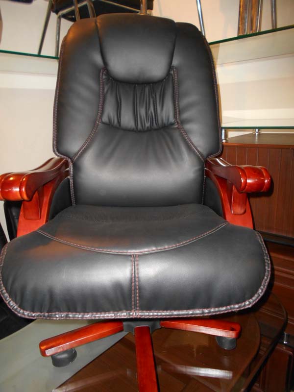 Buy Executive Chair at Best Price Online in Pakistan on Apnafurniture.pk