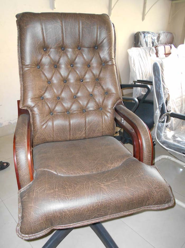 Buy High Back Big Chair at Best Price Online in Pakistan on Apnafurniture.pk