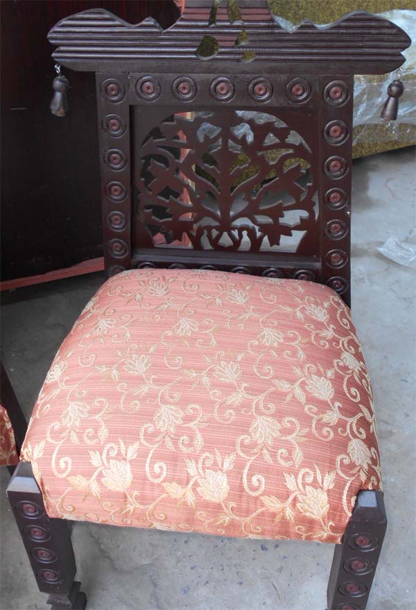 Buy Bedroom Chair at Best Price Online in Pakistan on Apnafurniture.pk