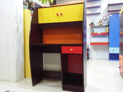 A study table for your kid