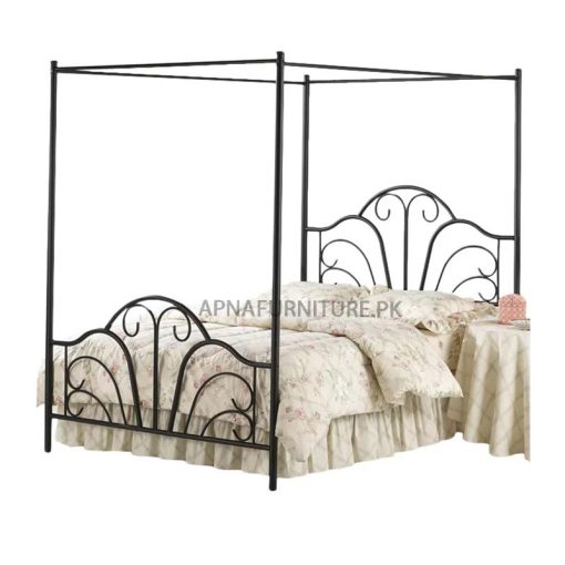 four poster bed in iron