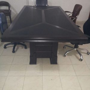 Large size office table for sale in Lahore