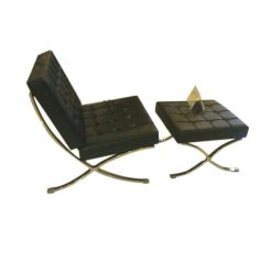 barcelona chair with foot stool