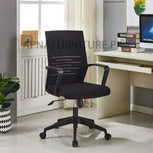 office chair in black colour with adjustable height